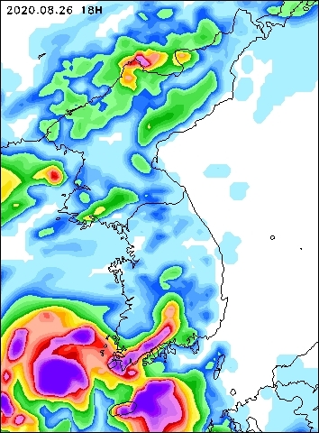 2020-08-26 18 : 00