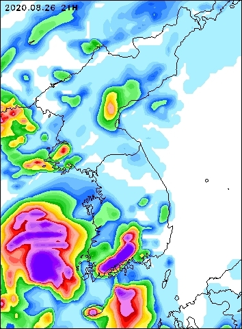 2020-08-26 21 : 00